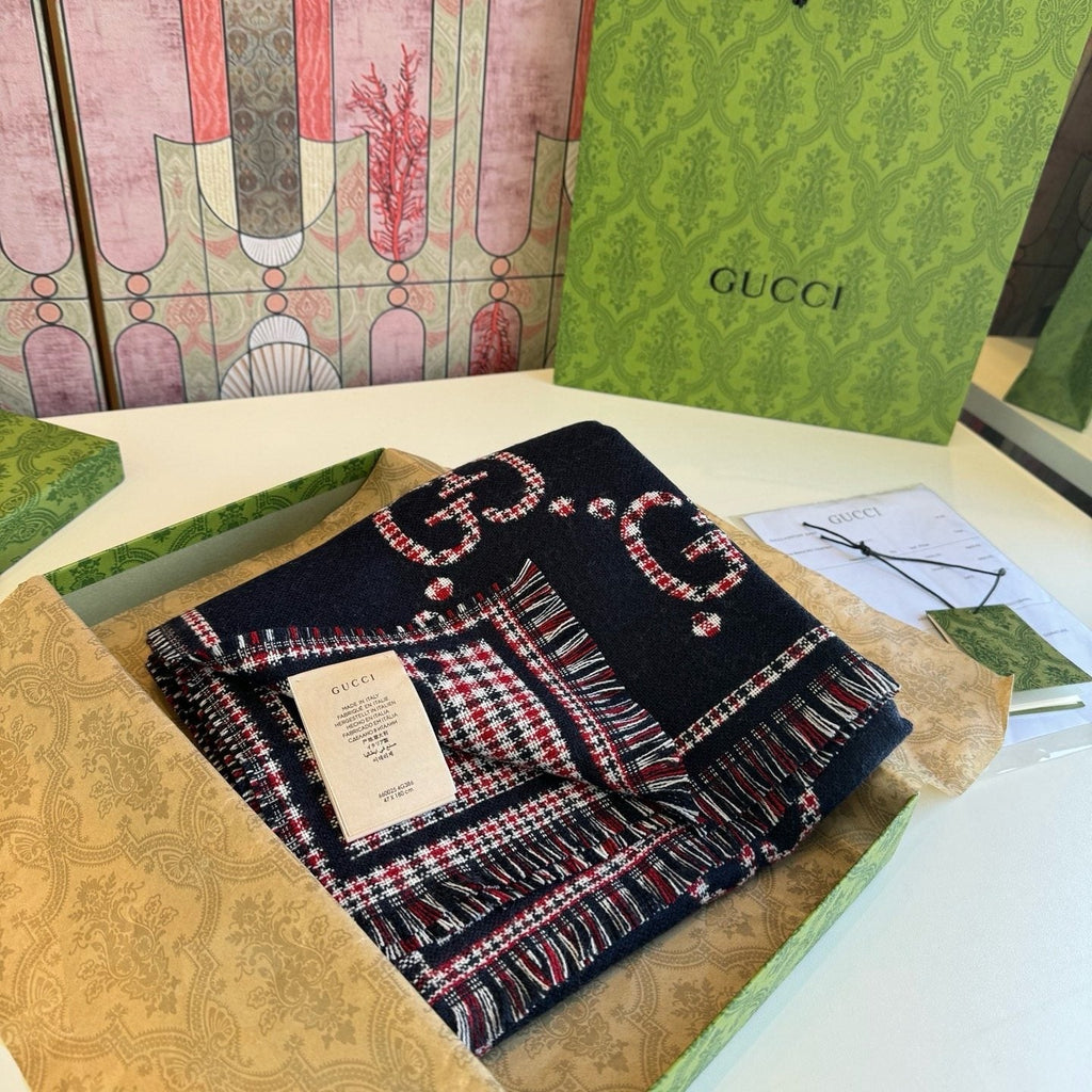Gucci Wool Interlocking Motif Scarf - 180 x 47 cm