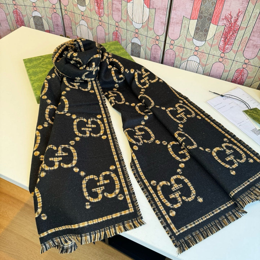Gucci Wool Interlocking Motif Scarf - 180 x 47 cm