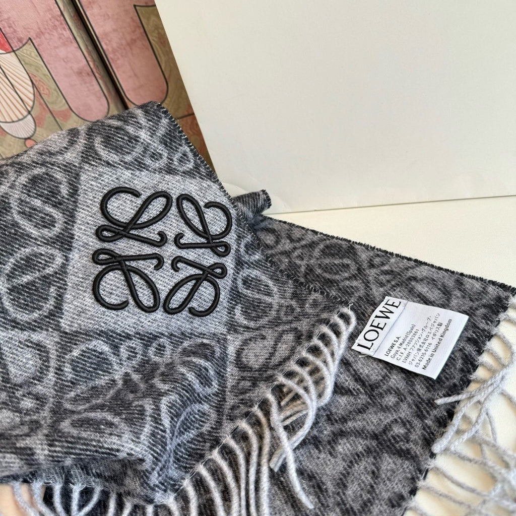 Loewe Reversible Fringe Pattern Scarf