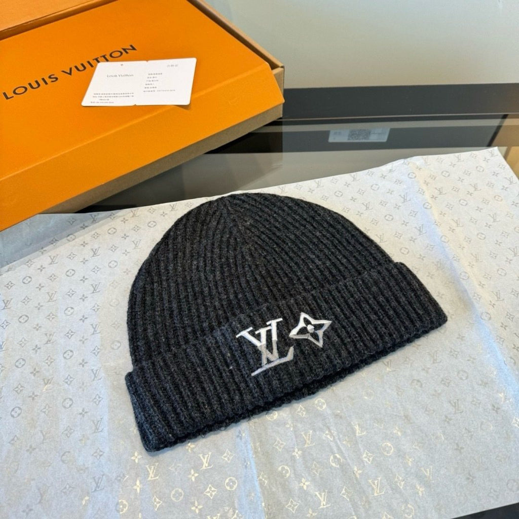 Louis Vuitton Rib-Knit Beanie & Scarf Set