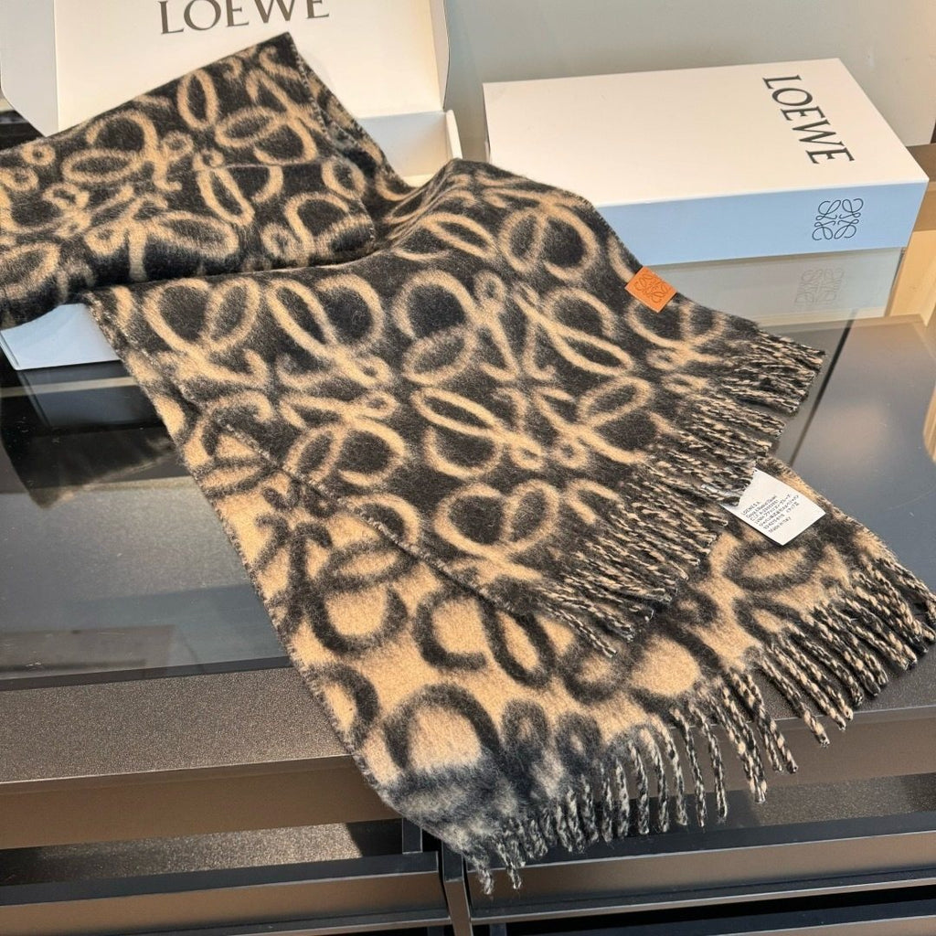 Loewe Loop Motif Fringed Scarf