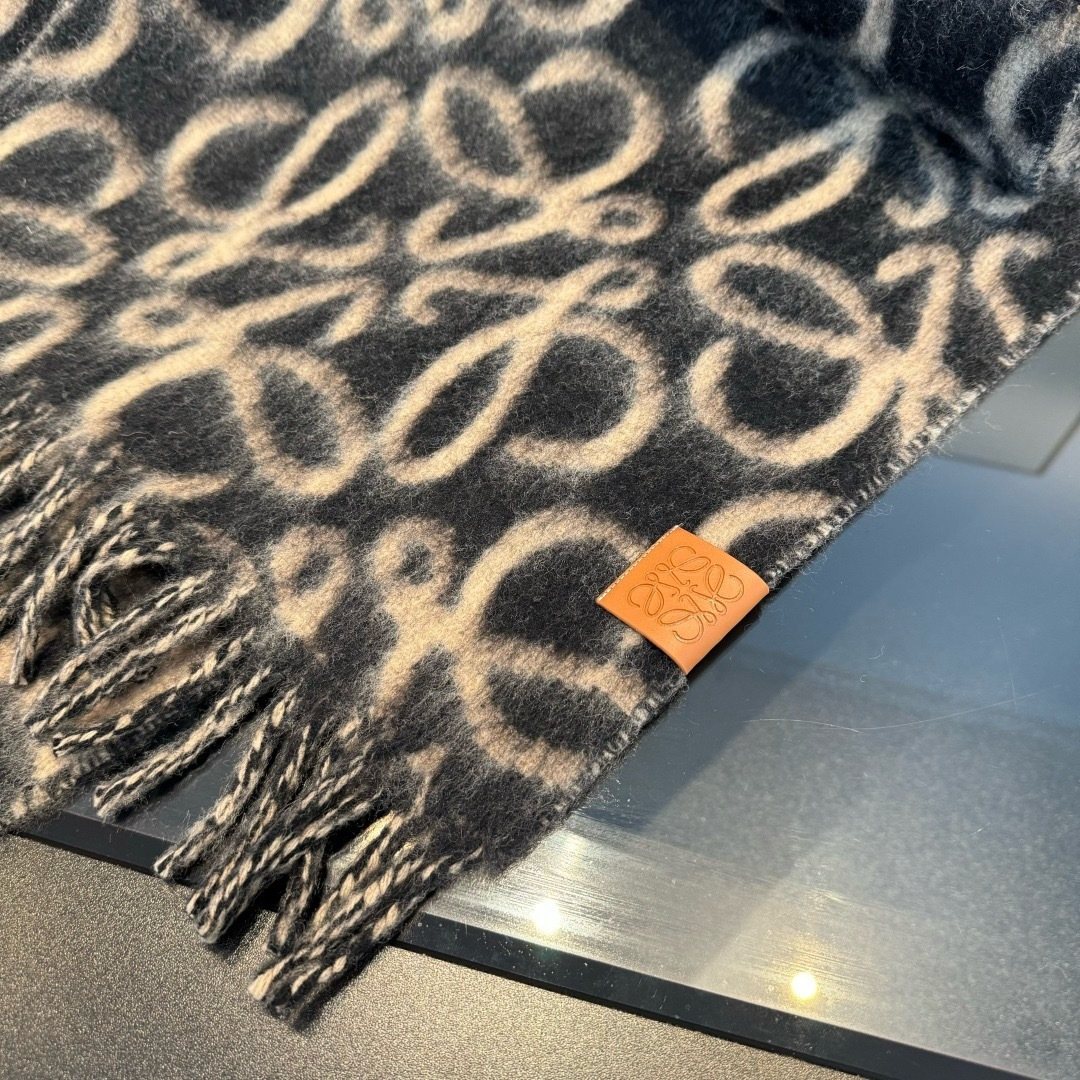 Loewe Loop Motif Fringed Scarf