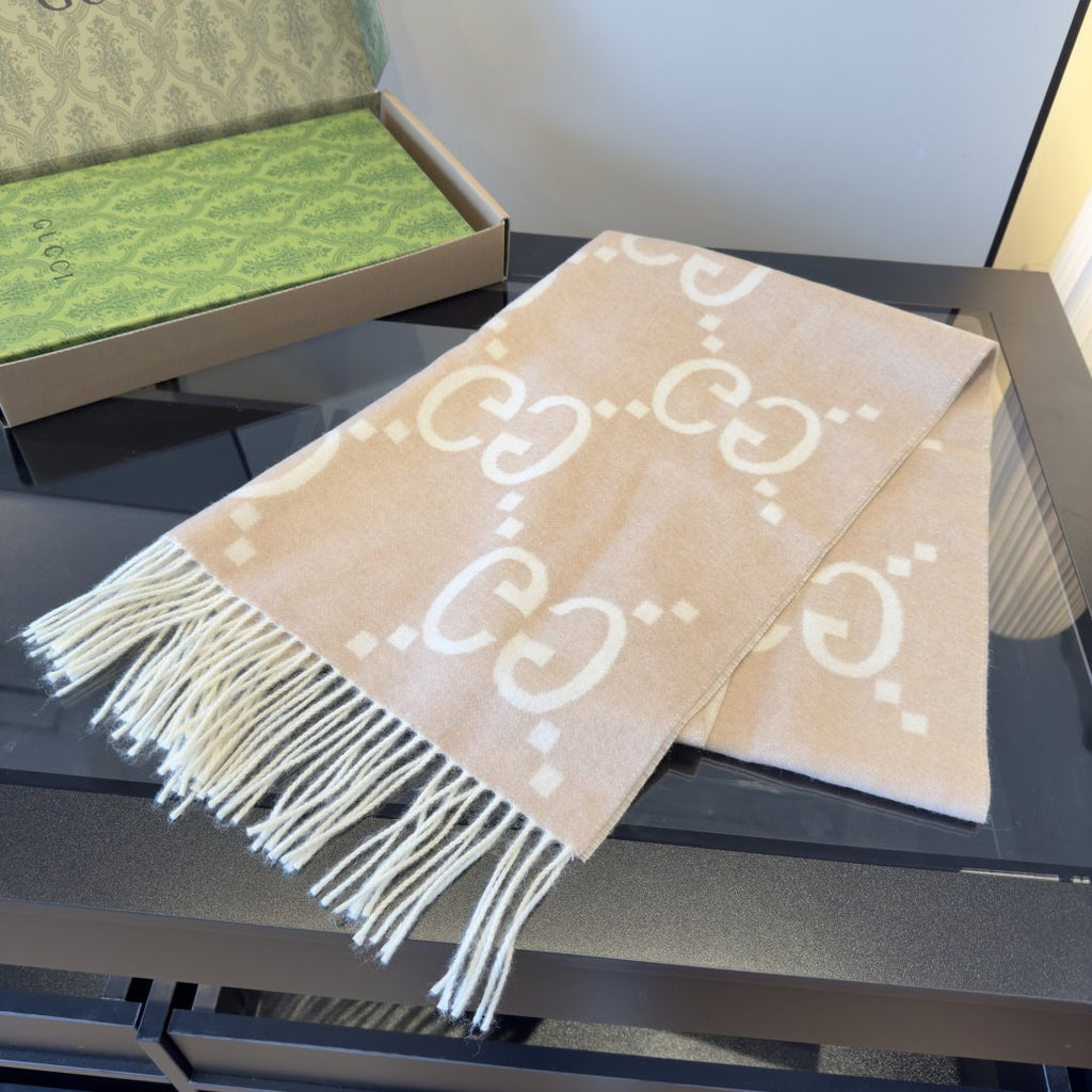 Gucci Fringed Interlocking Motif Scarf